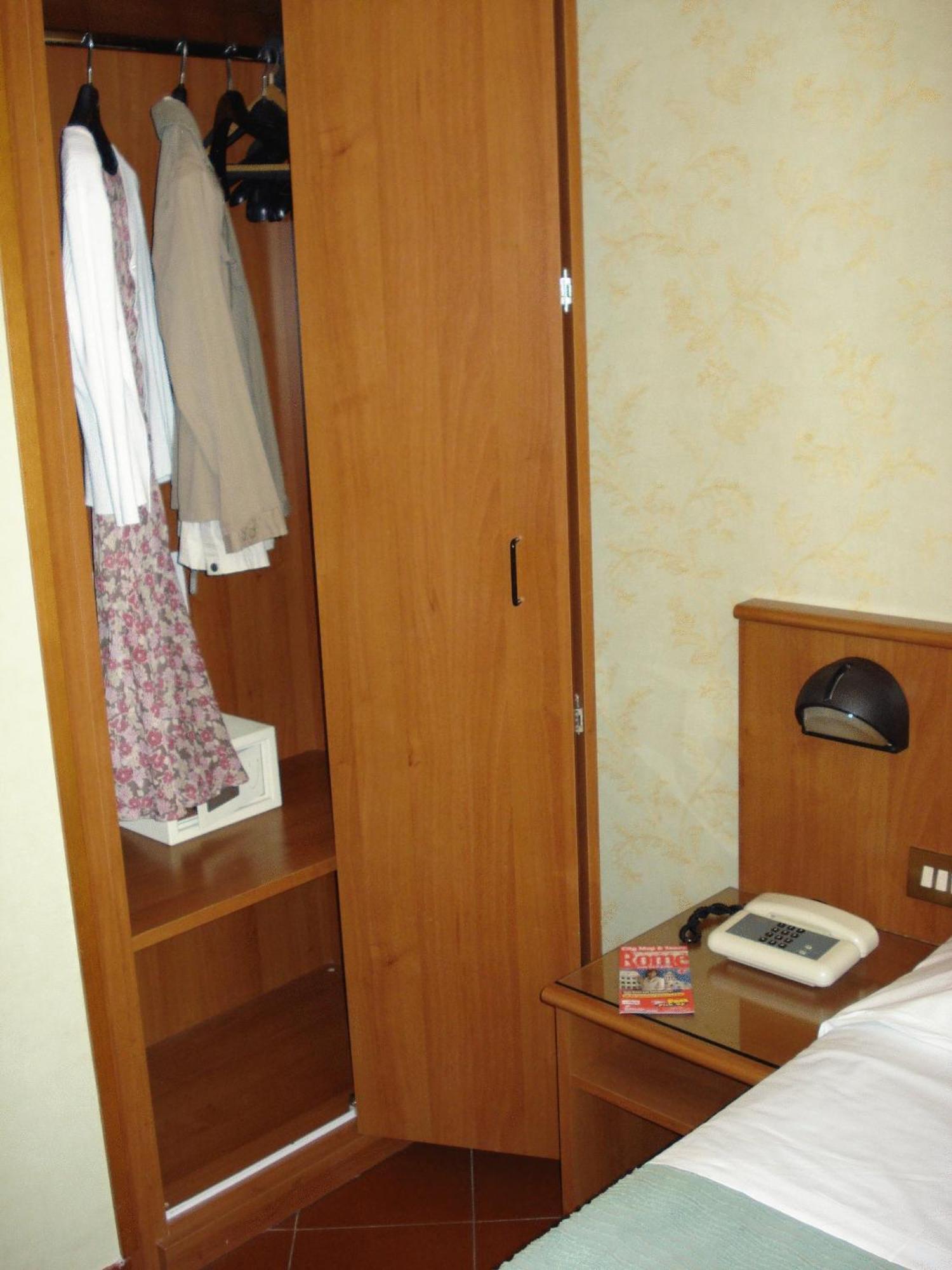 Hotel Corona روما المظهر الخارجي الصورة