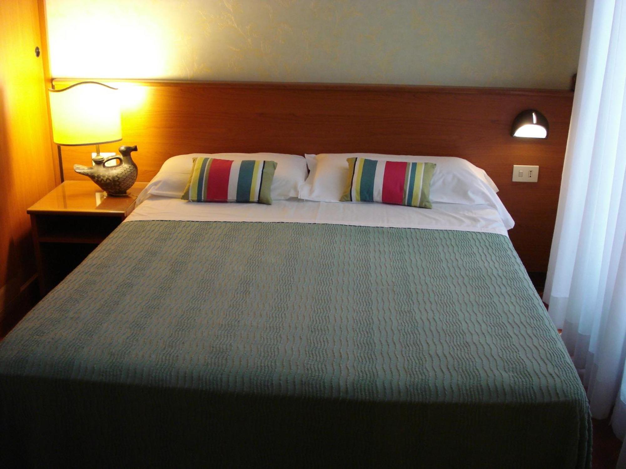 Hotel Corona روما الغرفة الصورة