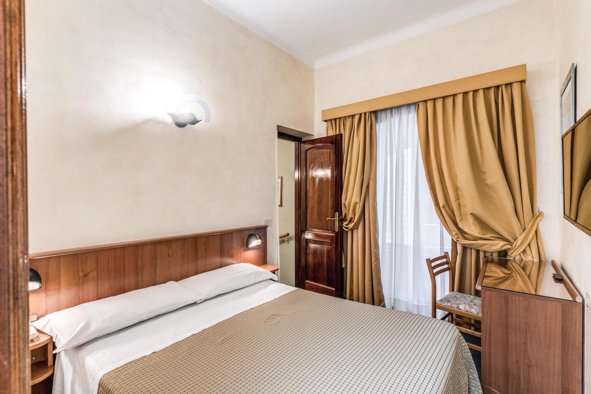Hotel Corona روما المظهر الخارجي الصورة